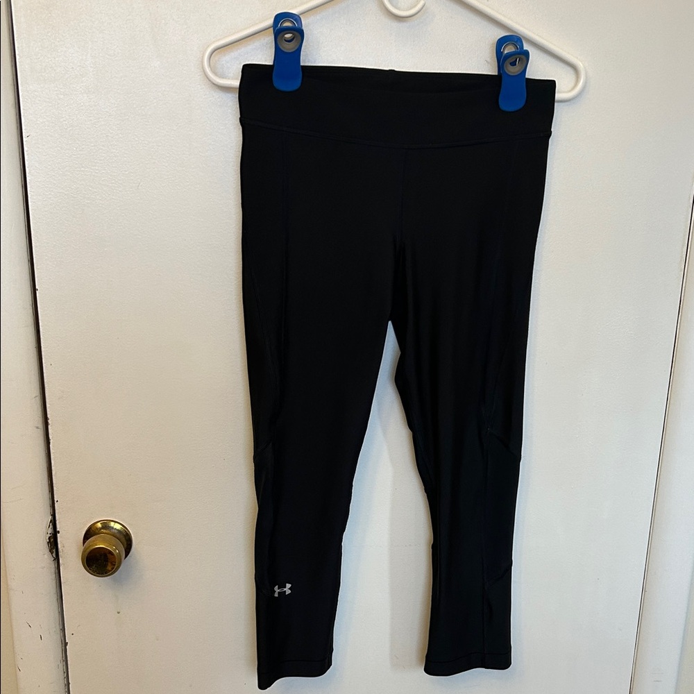 Under Armour Women’s Leggings Black ~13.5” across